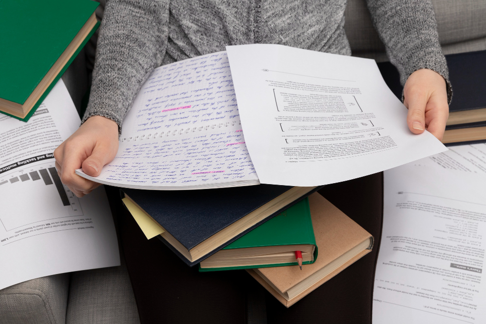 מה ההבדל בין הקדמה למבוא בעבודה אקדמית?